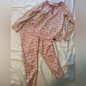 Girl’s Patagonia capilene base layer